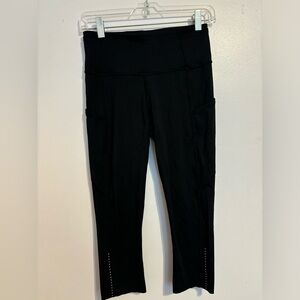 COPY - Lululemon Black Highrise Crop 19” with pockets, Size 4